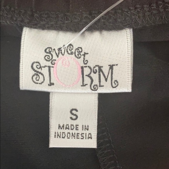 Black and Red Bodycon Dress - Picture 5 of 5